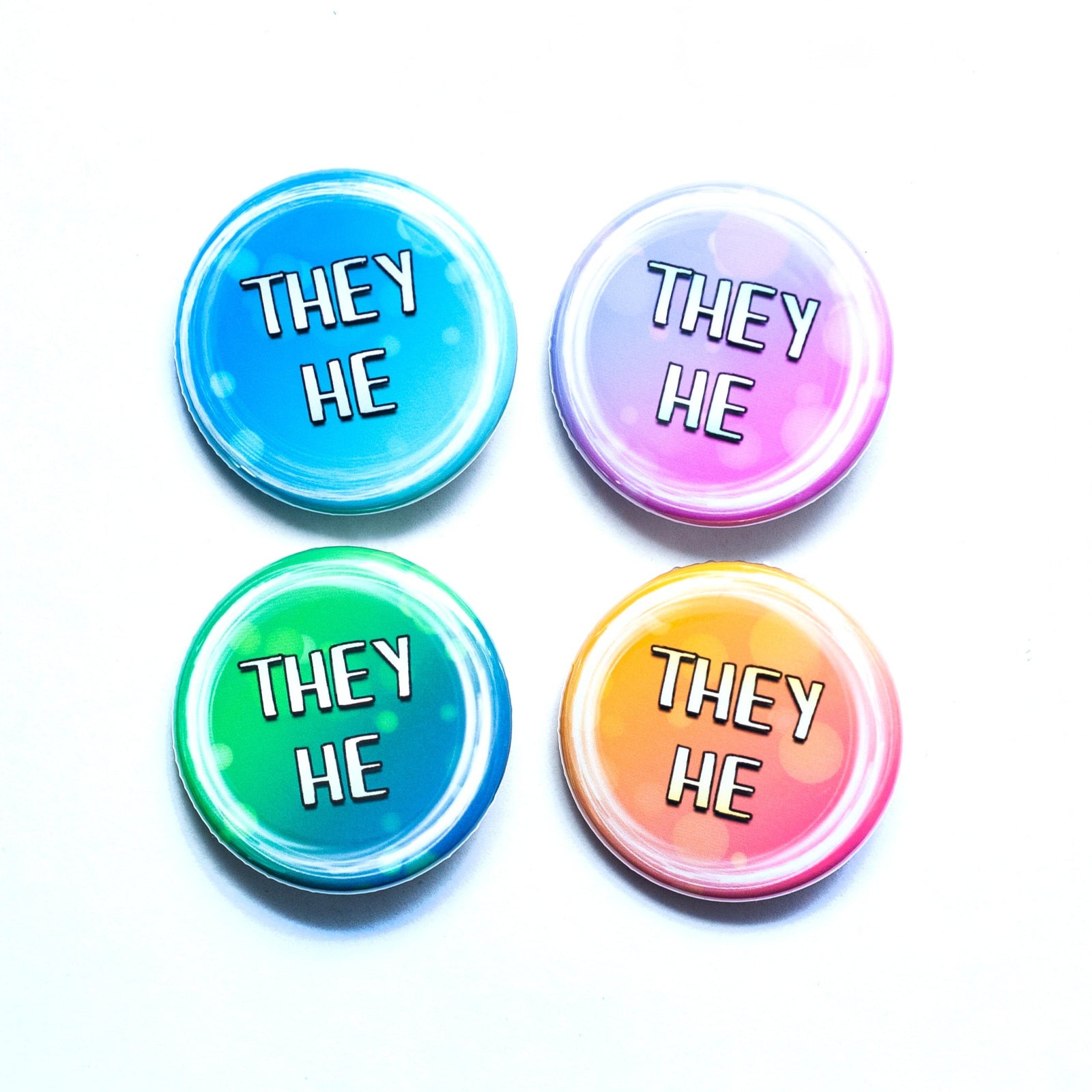 They/he pronoun buttons