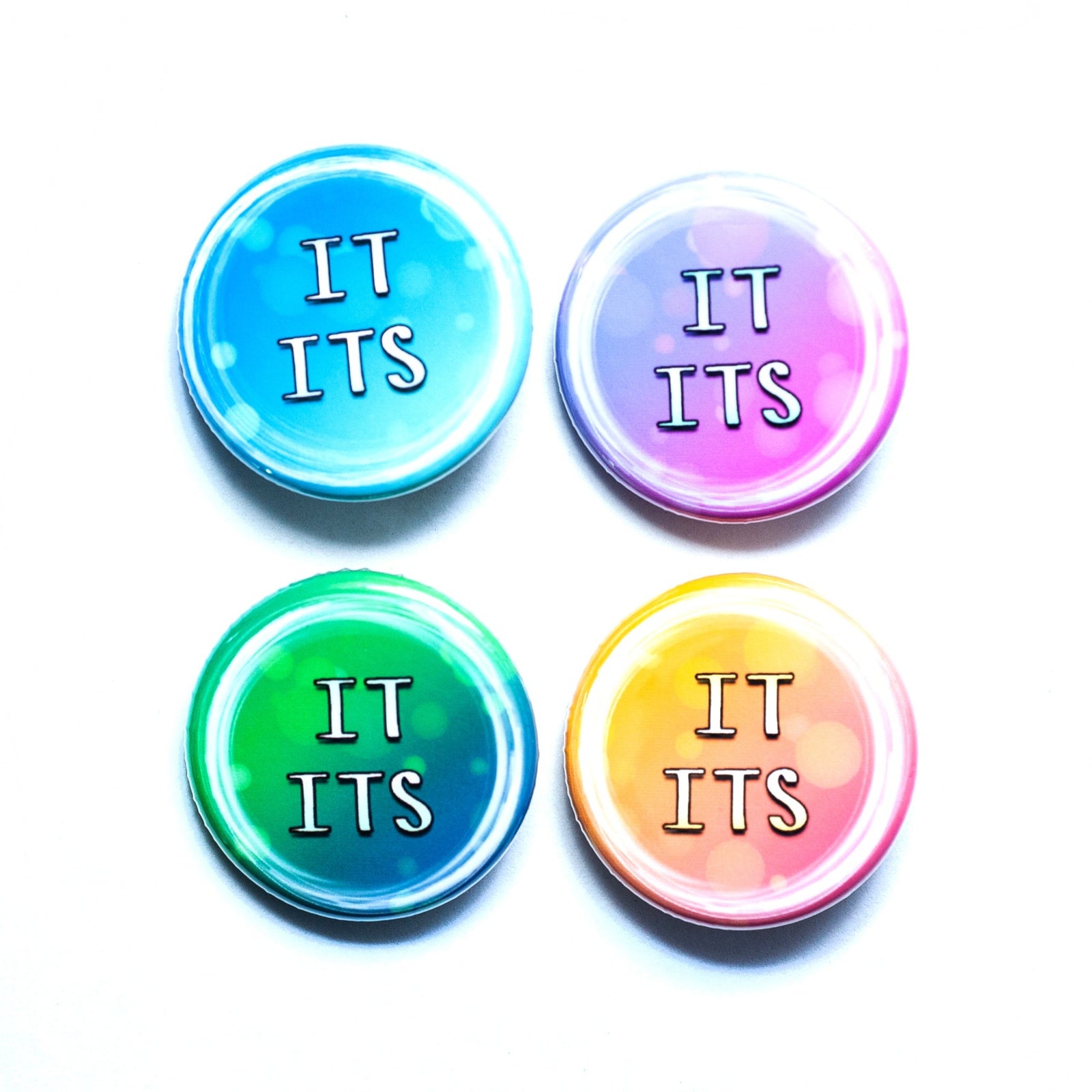 It/its pronoun buttons